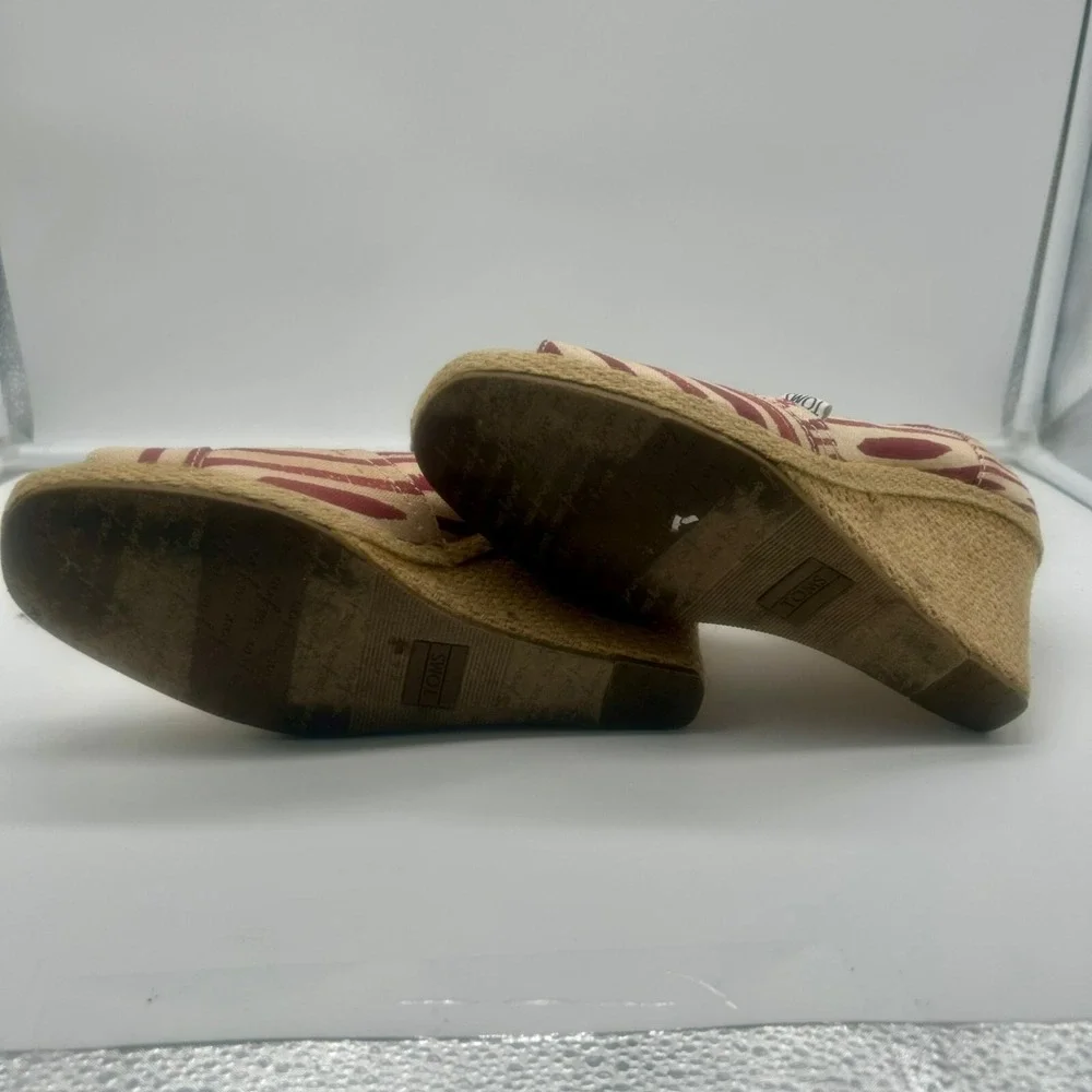 Toms Wedge‎ Espadrilles Shoes Women 8.5 Tan Beige Red Stripe Pep Toe Slip On
